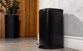 Lixeira com Pedal e Balde Brinox Frame 20 Litros Aço Carbono Preto