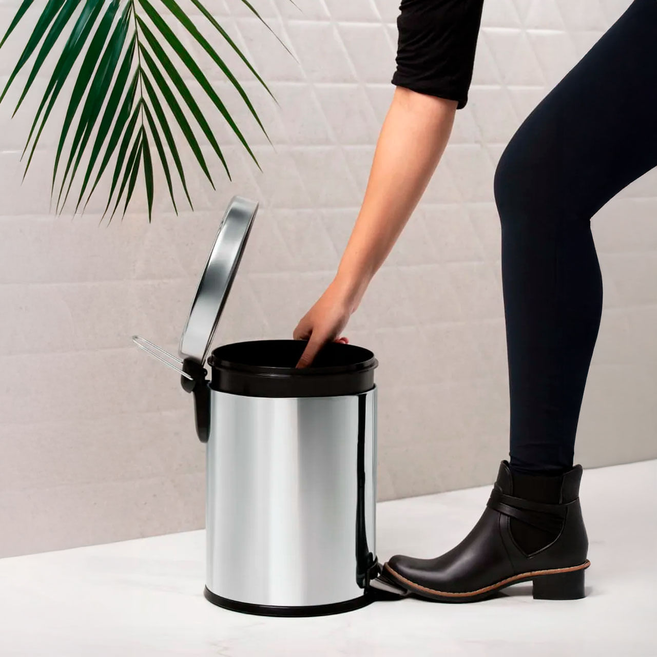 Lixeira com Pedal e Balde Brinox Decorline 5 Litros Ø20 x 30cm Aço Inoxidável