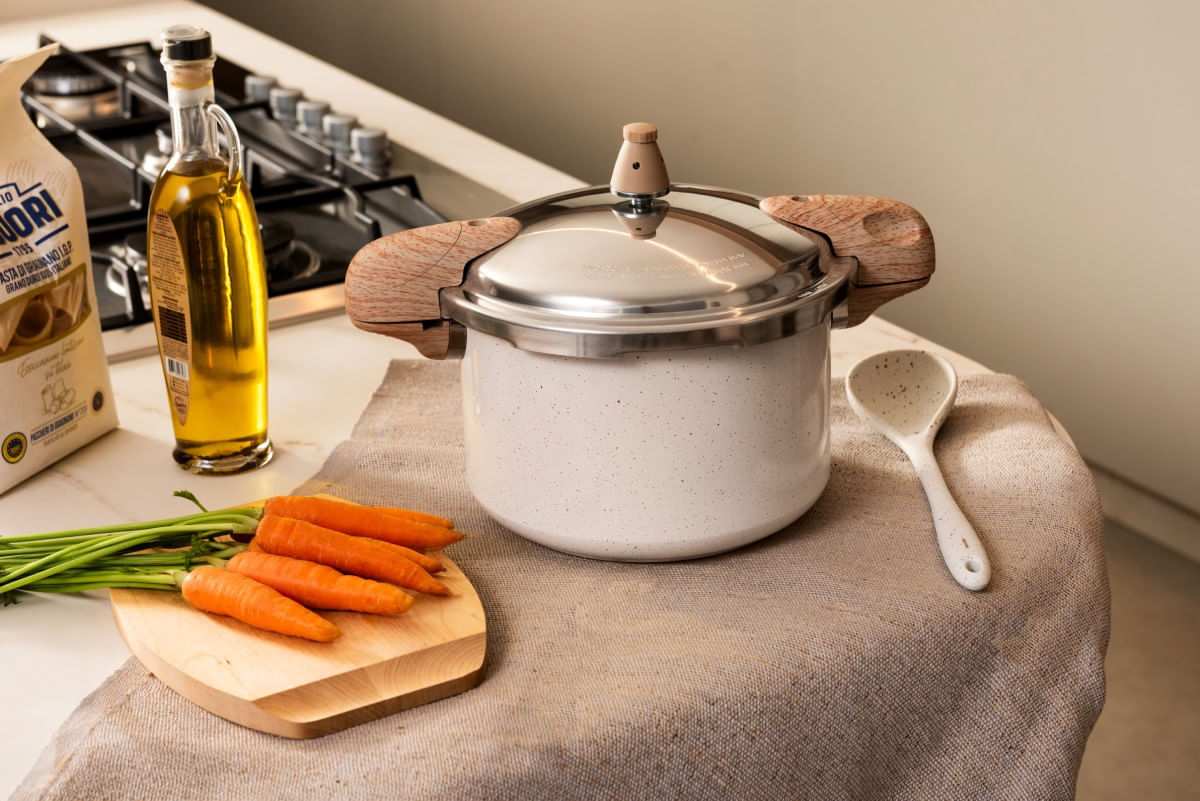 Panela de Pressão Indução Brinox Antiaderente Ceramic Life Pressure 5,4 Litros Vanilla