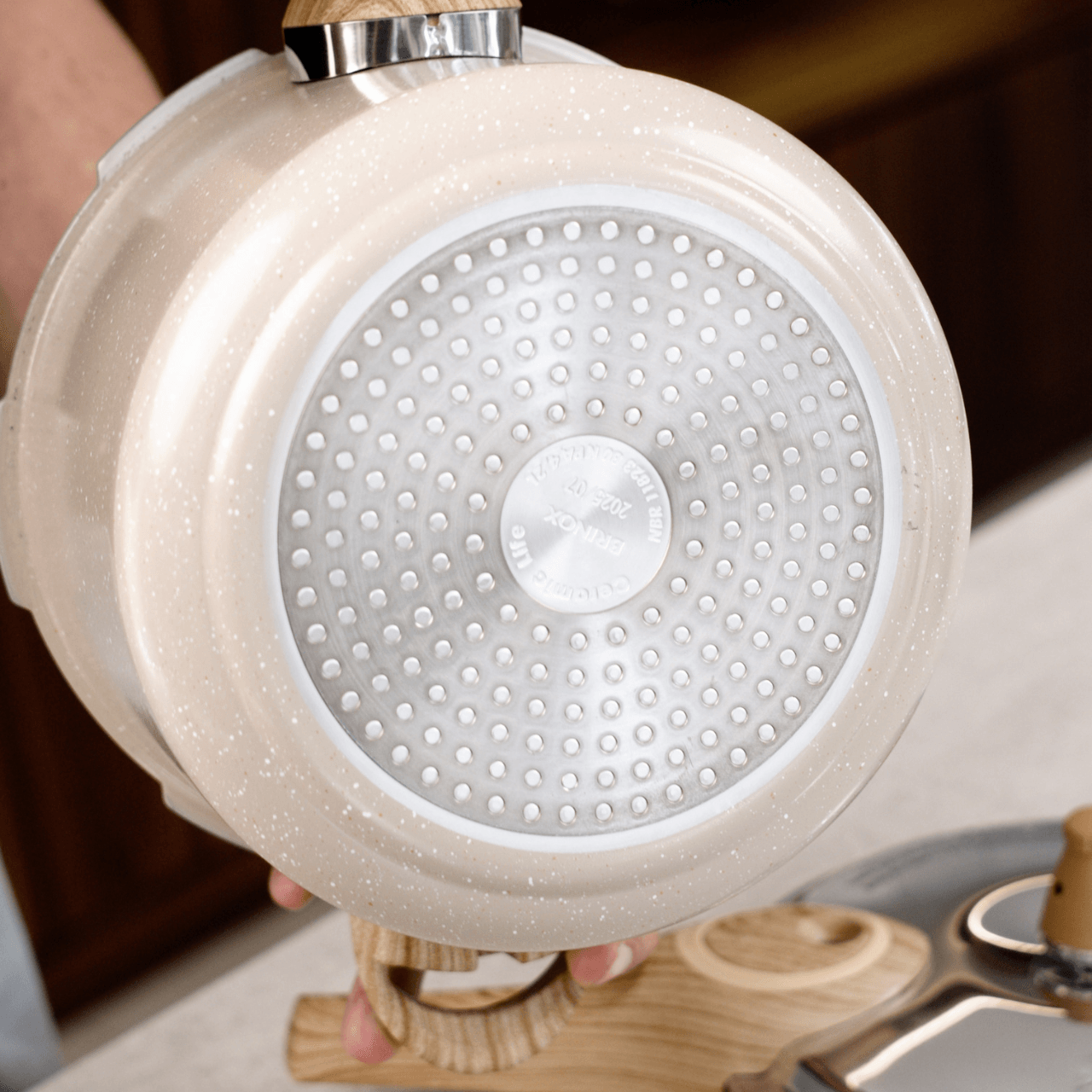 Panela de Pressão Indução Brinox Pressure Antiaderente Ceramic Life 4,2 Litros Areia